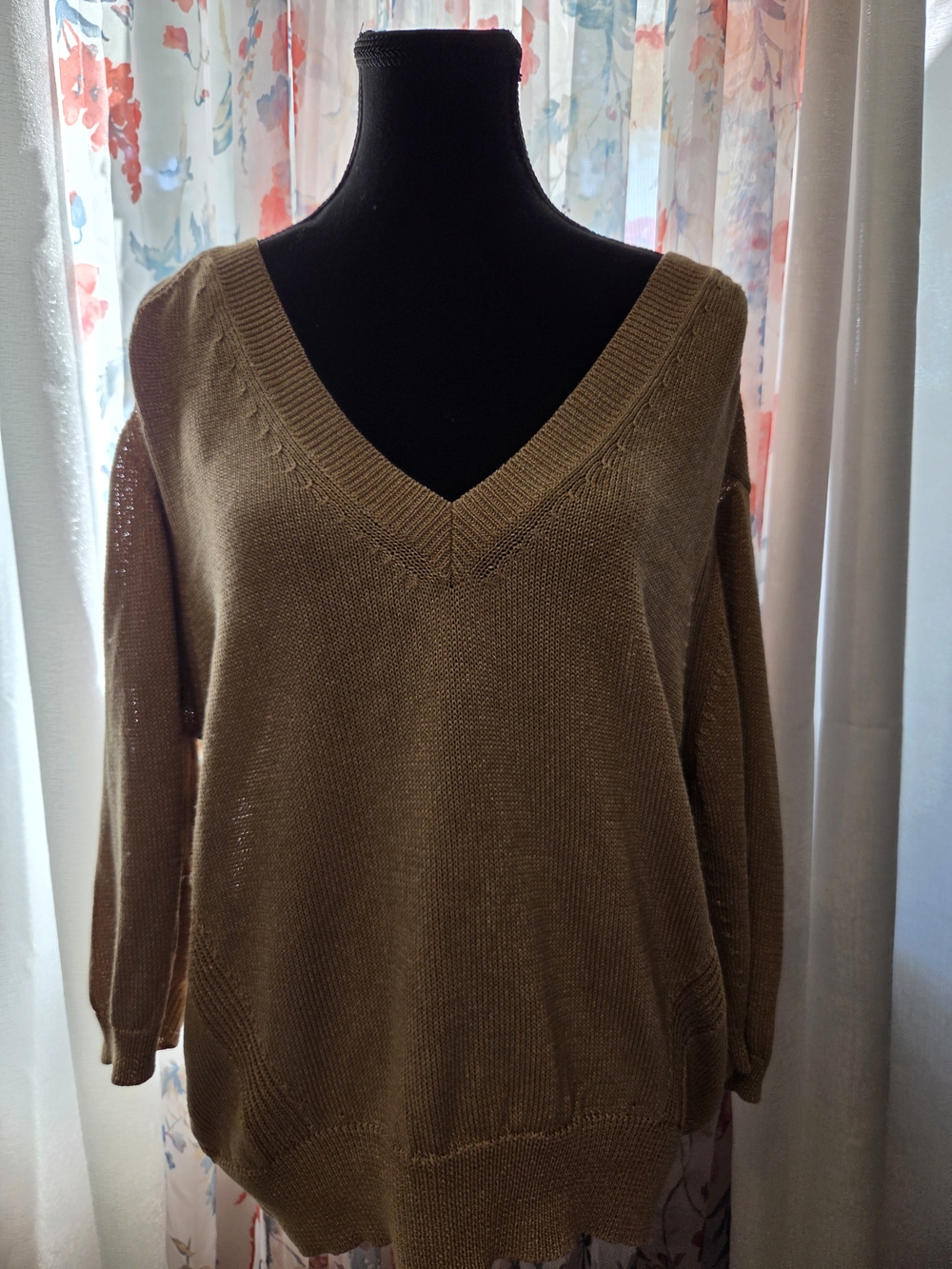 Massimo Dutti Women’s V-Neck Lightweight Sweater - Camel - Picture 4 of 12